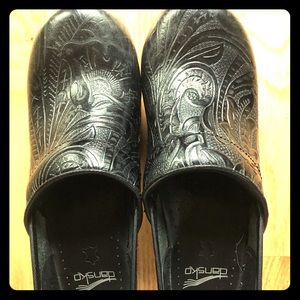 Professional Black Tooled Dansko Clogs